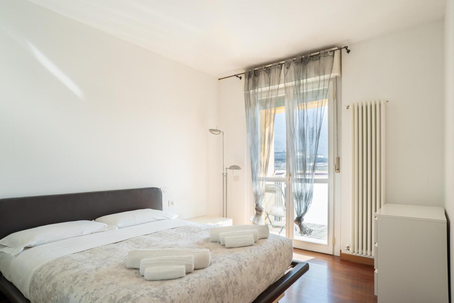 Large Well-Equipped Appartement Near Como Lake Лекко Экстерьер фото