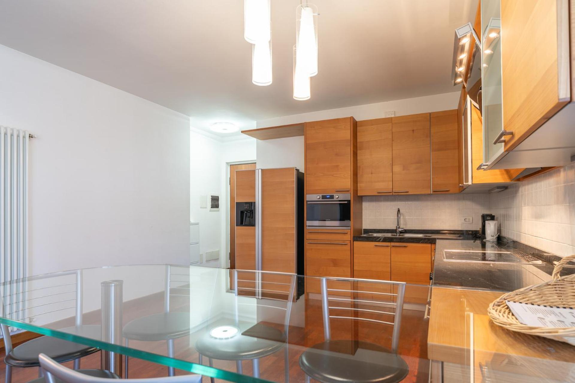 Large Well-Equipped Appartement Near Como Lake Лекко Экстерьер фото